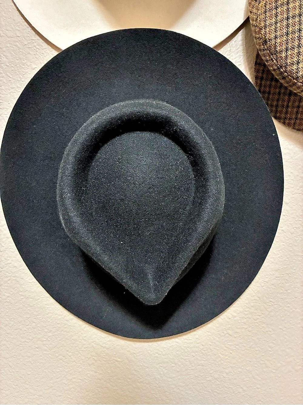 Gigi Pip Dahlia Boater Hat Black 57 cm Like New